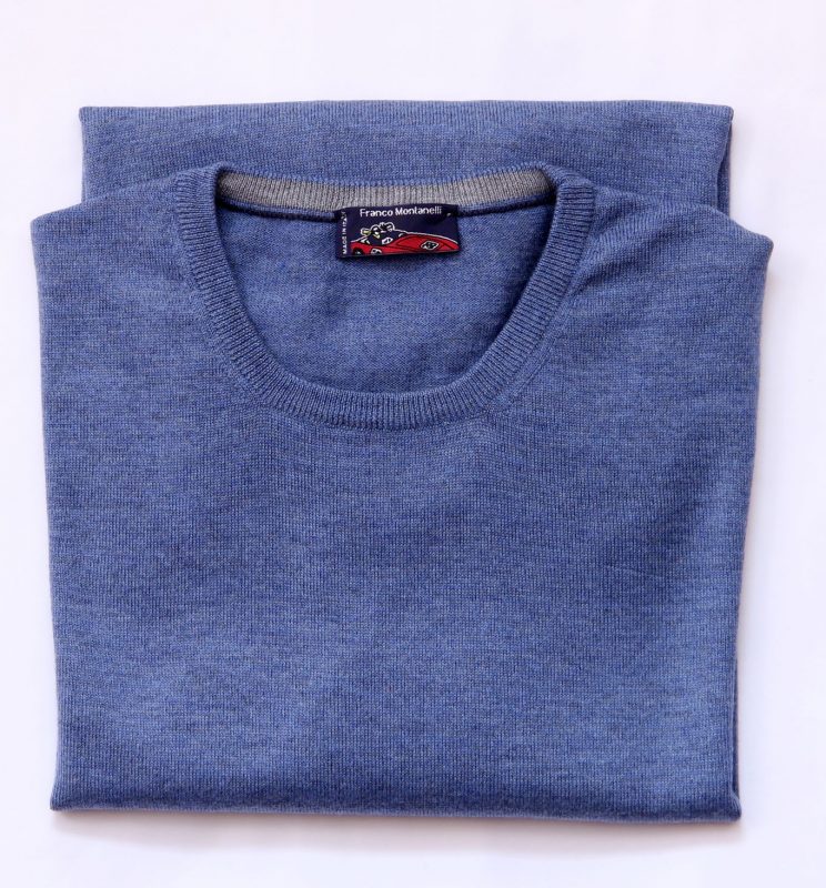 Round neck delavé merino wool sweater light blue