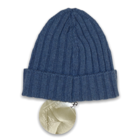 Blue knitted cashmere cap